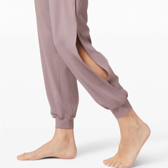 Lululemon Align Jogger 28" *Vent - Picture 2 of 12